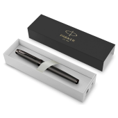 Ручка перьевая PARKER "IM Professionals Monochrome Titanium", темно-серый лак, сталь, синяя, 2172959 за 8&nbsp;353 ₽. Ручки перьевые подарочные.  Доставка по РФ. Без переплат!