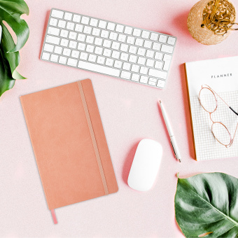 Блокнот А5 (130х210 мм), BRAUBERG ULTRA, под кожу, 80 г/м2, 96 л., в точку, светло-розовый, 113015 за 524 ₽. Бизнес-блокноты и бизнес-тетради. Доставка по России. Без переплат!