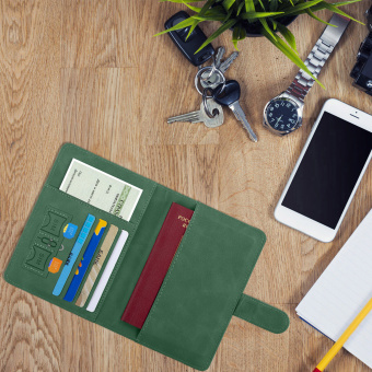 Обложка для паспорта и документов с защитой от считывания, 9 карманов, магнит, экокожа, зеленая, BRAUBERG, 238758 за 235 ₽. Обложки для паспорта. Доставка по России. Без переплат!