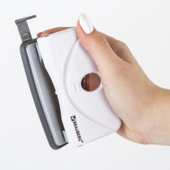 Дырокол BRAUBERG "Original", до 10 листов, белый, 227786 за 250 ₽. Дыроколы настольные. Доставка по России. Без переплат!