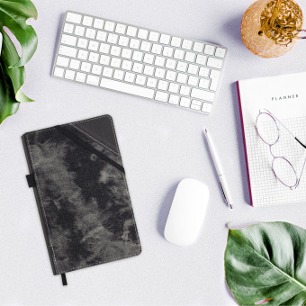 Блокнот А5 135x210 мм BRAUBERG "Denim", ткань/экокожа, резинка, держатель, 80 л., клетка, черный, 117140 за 428 ₽. Бизнес-блокноты и бизнес-тетради. Доставка по России. Без переплат!