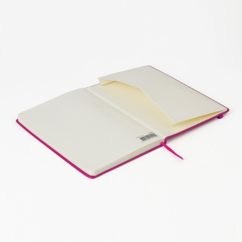 Блокнот А5 (148x218 мм), BRAUBERG "Metropolis", балакрон, 80 л., резинка, клетка, фуксия, 111587 за 421 ₽. Бизнес-блокноты и бизнес-тетради. Доставка по России. Без переплат!