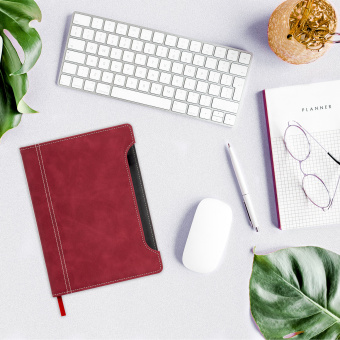 Блокнот А5 165x218 мм, BRAUBERG "Perfect", под кожу софт-тач, держатель для ручки, 80 листов, клетка, бордовый, 116616 за 382 ₽. Бизнес-блокноты и бизнес-тетради. Доставка по России. Без переплат!