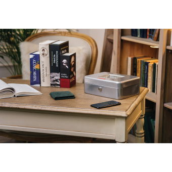 Ящик для денег, ценностей, документов, печатей, 90х180х250 мм, ключевой замок, серебристый, BRAUBERG, 291059 за 1&nbsp;449 ₽. Ящики для денег, ценностей, документов, печатей. Доставка по России. Без переплат!