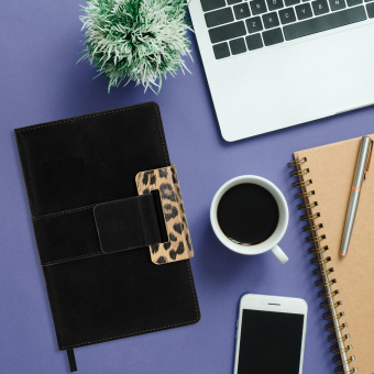 Ежедневник недатированный А5 138х213 мм, BRAUBERG "Safari", под кожу, магнит, 160 л., Leopard, черный, 116592 за 557 ₽. Ежедневники с покрытием "под кожу и ткань". Доставка по России. Без переплат!