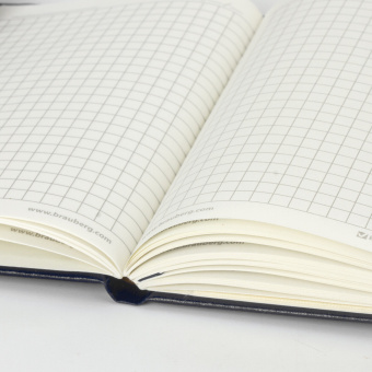 Блокнот МАЛЫЙ (100x150 мм) А6, BRAUBERG "Metropolis", балакрон, резинка, клетка, черный, 111589 за 244 ₽. Бизнес-блокноты и бизнес-тетради. Доставка по России. Без переплат!