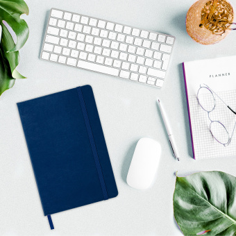 Блокнот А5 (148x218 мм), BRAUBERG "Metropolis Special", под кожу, 80 л., резинка, клетка, синий, 111574 за 451 ₽. Бизнес-блокноты и бизнес-тетради. Доставка по России. Без переплат!