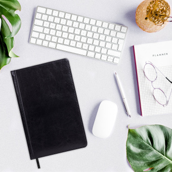 Ежедневник недатированный А5 (138х213 мм) BRAUBERG "Imperial", под кожу, 160 л., черный, 113499 за 440 ₽. Ежедневники с покрытием "под кожу и ткань". Доставка по России. Без переплат!