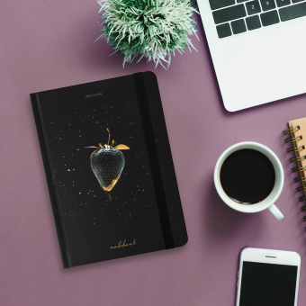 Блокнот с резинкой без линовки 96 л., А5 (145х203 мм), твердая обложка с фольгой, BRAUBERG, "Strawberry", 113735 за 216 ₽. Блокноты в книжном переплете. Доставка по России. Без переплат!