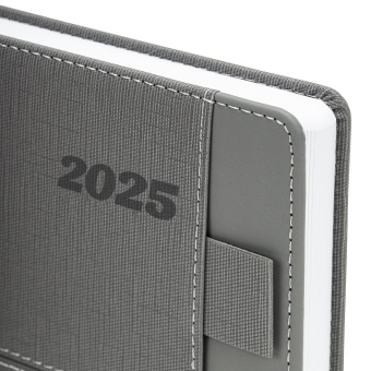 Ежедневник датированный 2025, А5, 138х213 мм, BRAUBERG "Pocket", под кожу карман, держатель для ручки, серый, 115910 за 118 ₽. Ежедневники с покрытием "под кожу и ткань". Доставка по России. Без переплат!