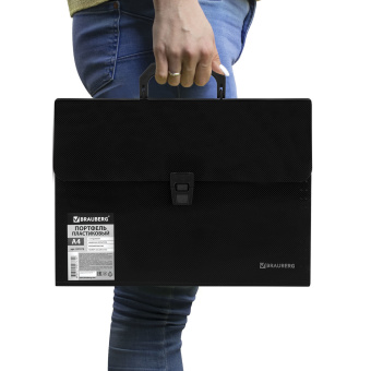 Папка-портфель пластиковая BRAUBERG А4 (332х245х35 мм), 13 отделений, фактура диагональ, черная, 221375 за 640 ₽. Портфели пластиковые. Доставка по России. Без переплат!