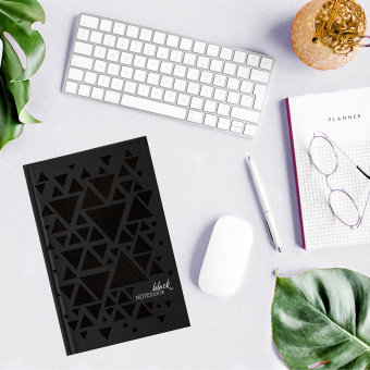 Блокнот А5 134х206 мм, 80 л., твердый, клетка, выборочный лак, STAFF, "Triangles", 114421 за 158 ₽. Блокноты в книжном переплете. Доставка по России. Без переплат!