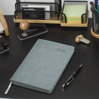 Ежедневник датированный 2026 А5 138x213 мм, BRAUBERG "Stylish", под кожу, гибкий, серо-голубой, 117105 за 172 ₽. Ежедневники с покрытием "под кожу и ткань". Доставка по России. Без переплат!