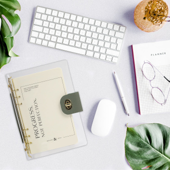 Блокнот А5 180x235 мм, BRAUBERG "Fabulous", гибкий, на кольцах, застежка, 80 л., оливковый, 116195 за 576 ₽. Бизнес-блокноты и бизнес-тетради. Доставка по России. Без переплат!